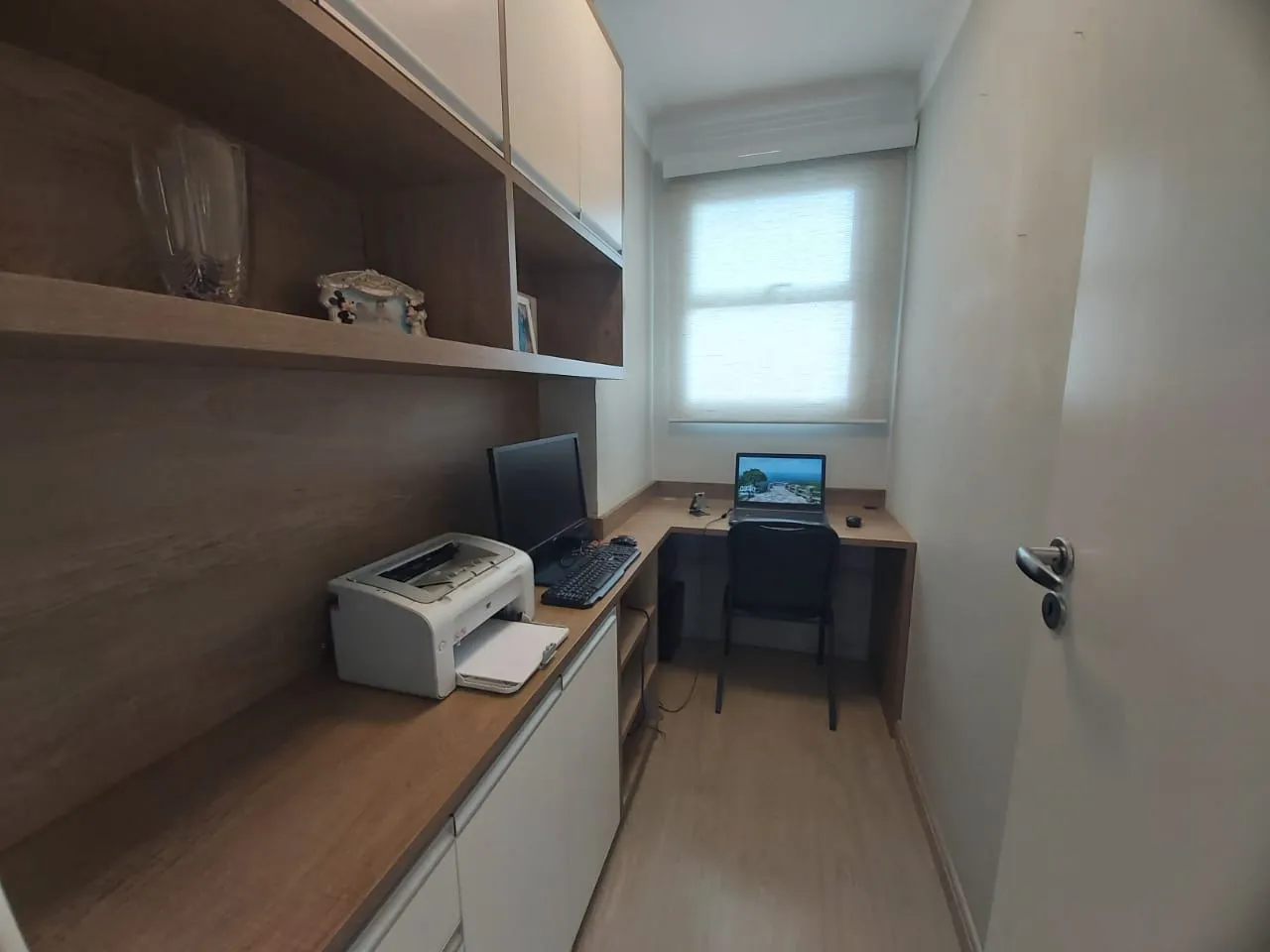 Imagem "Luxuoso Apartamento no Edifício More em Alphaville - 156m² de Conforto e Segurança"