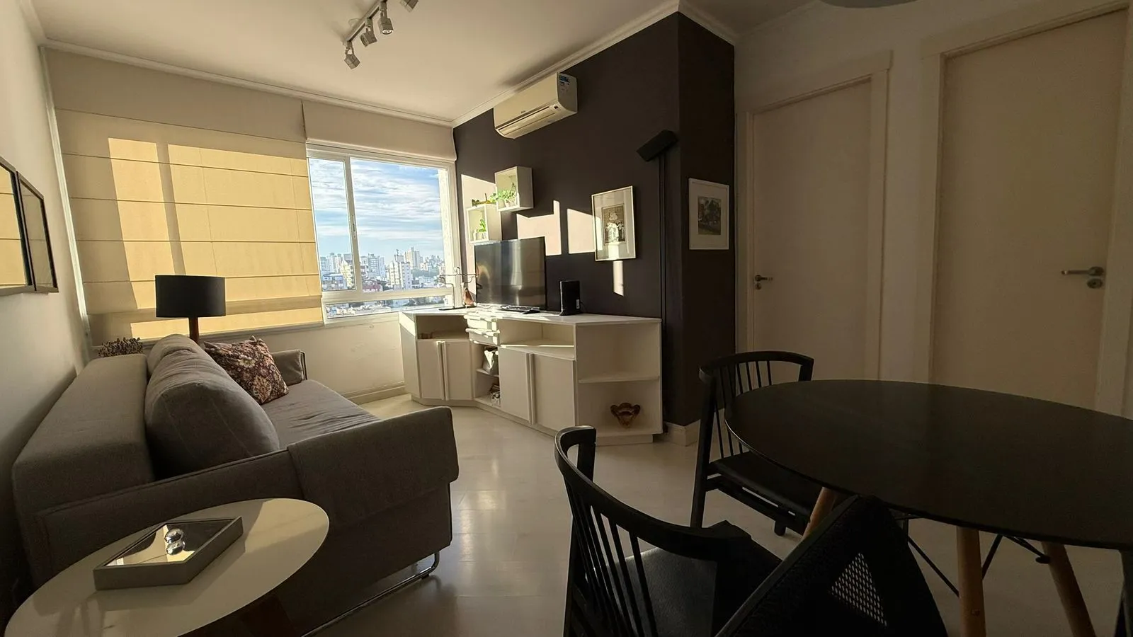 Imagem Apartamento 1 dormitório c/vaga escriturada coberta e infra completa no Rio Branco