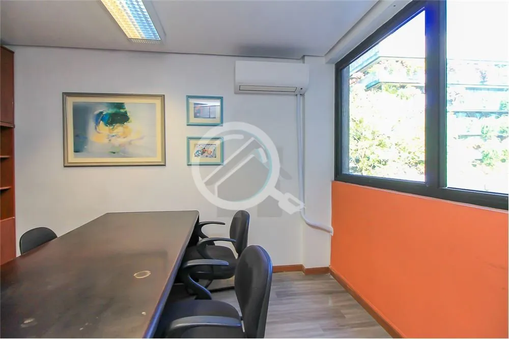 Imagem Ótima sala comercial dividida em três ambientes, mobiliada, localizada no bairro Higienópolis à ...