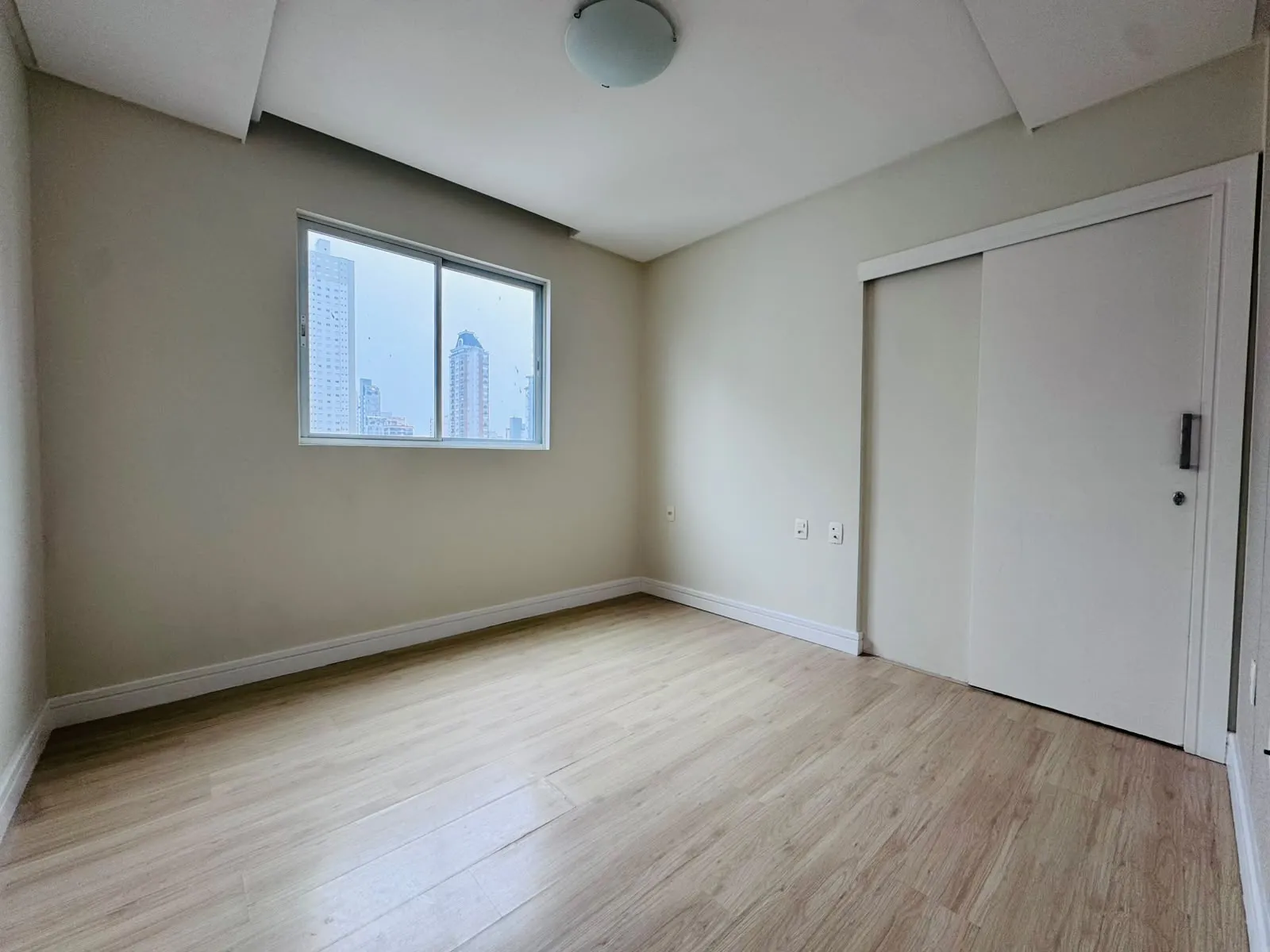 Imagem Apartamento com vista para o mar à venda com 122m2 por R$ 2.300.000,00