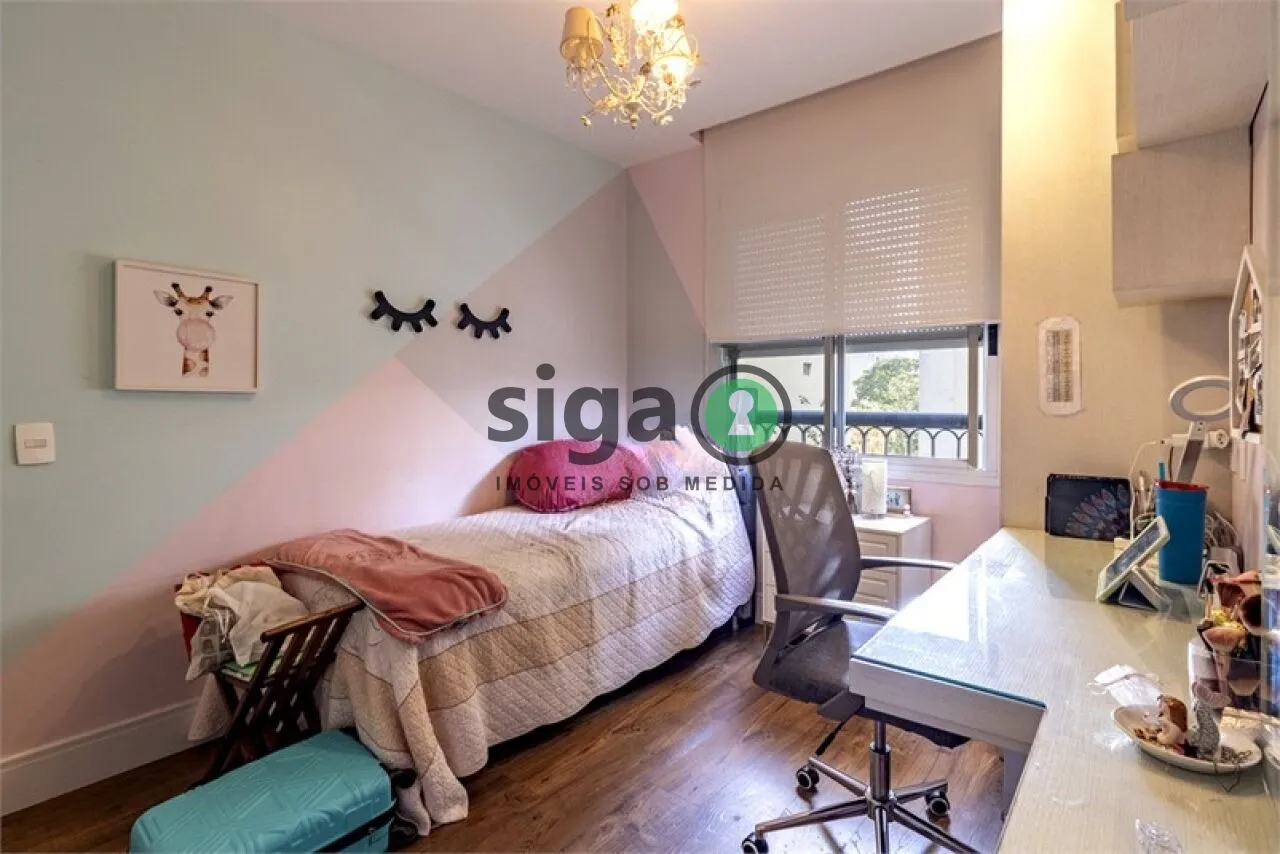 Imagem Apartamento de Alto Padrão com 4 Suítes e 5 Vagas em Moema.