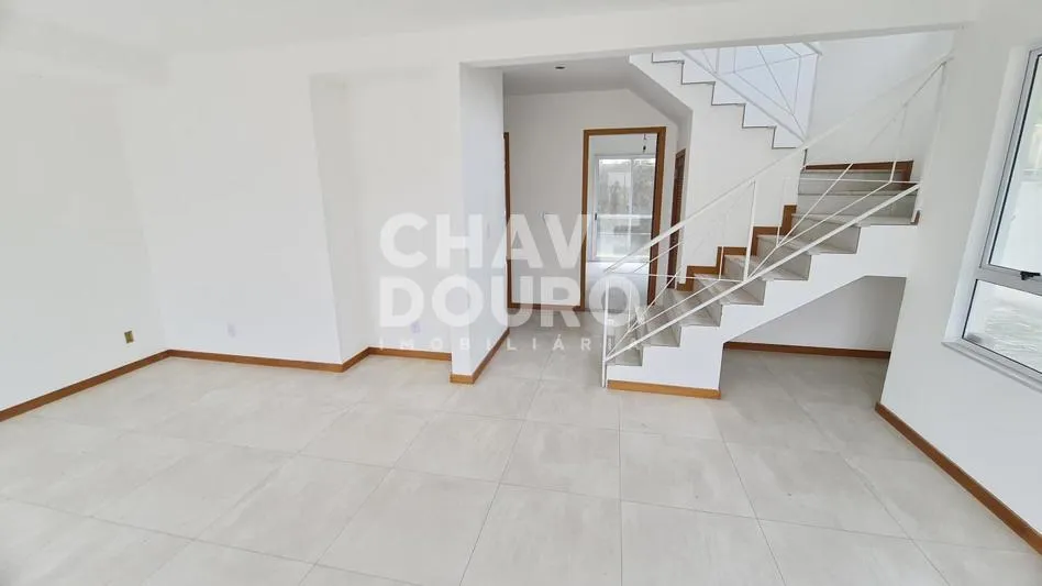 Imagem Casa em condomínio com 4 Quartos (1 suíte) em Vargem Grande Teresópolis RJ