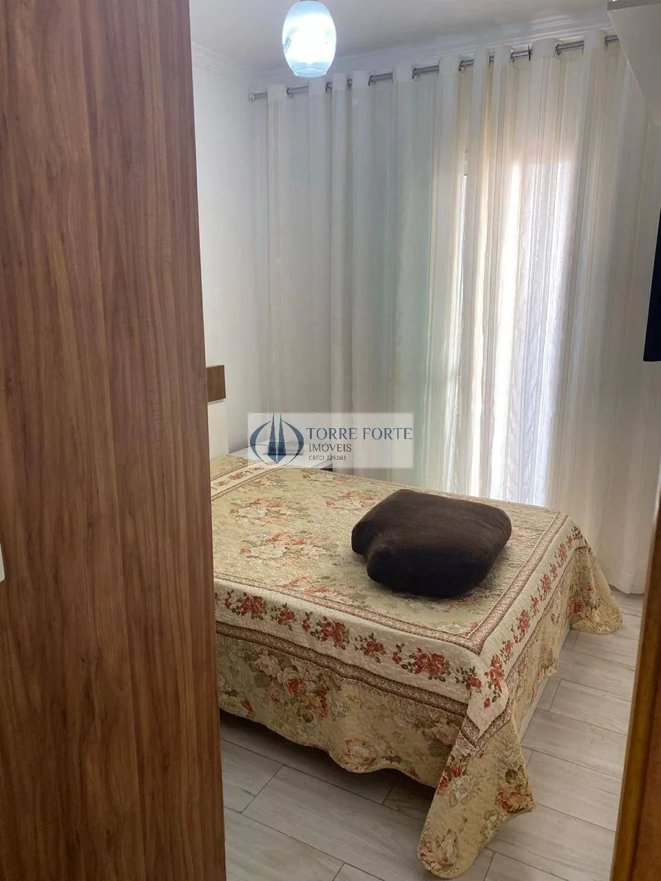 Imagem Apartamento Reformado com 2 Dormitórios, 1 Suíte e 1 Vaga em Santo André