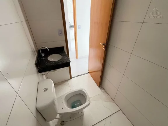 Imagem Casa de condomínio na Vila Tupi, 2 Dormitórios com Suíte! Sobreposta Alta!