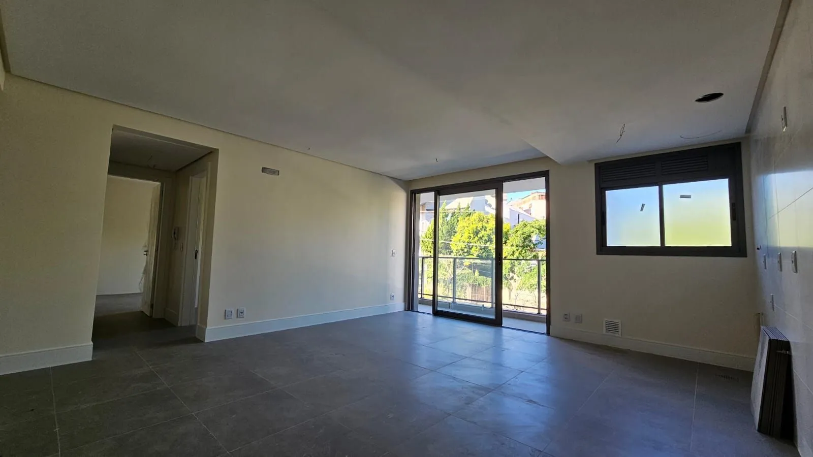 Imagem Apartamento Novo com 2 Vagas e Sacada na Chácara das Pedras