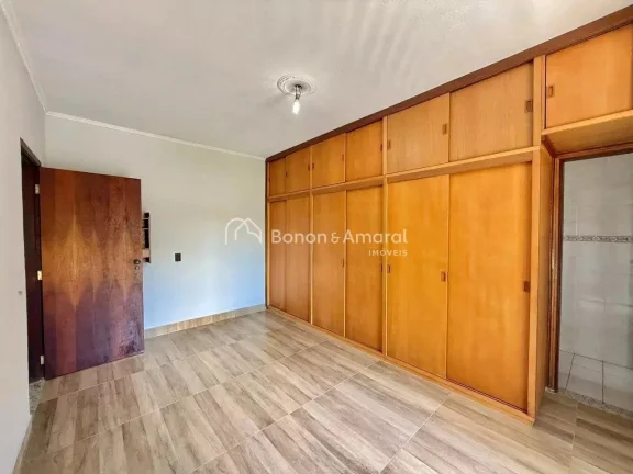 Imagem Casa disponível para locação no Jardim Santa Genebra II, com 180 m² em Campinas.
Imóvel de fren...