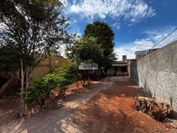 Imagem Casa à venda no Bairro Parque das Américas, Uberaba: amplo espaço e localização privilegiada!