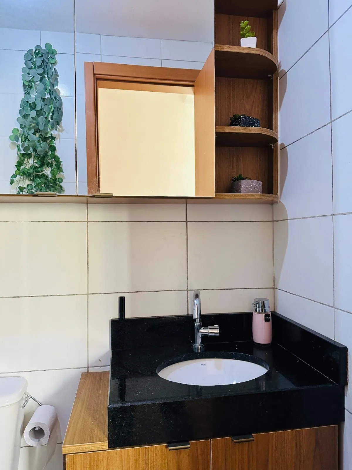 Imagem Excelente apartamento 2 dormitórios e vaga em Novo Hamburgo