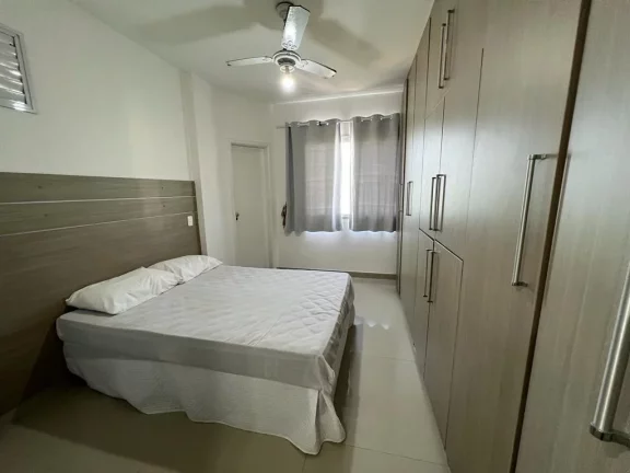 Imagem Apartamento 2 quartos sendo 01 suite 01 Sala dois Ambientes c/ Varanda frente Ampla cozinha com area de serviço , Elevador, Portaria 24hs, 01 vaga de