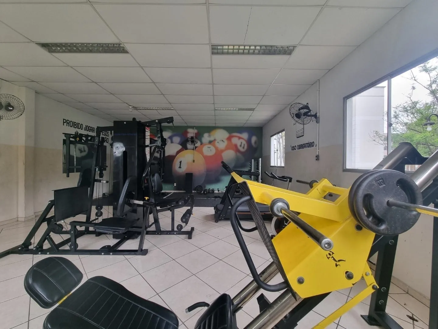 Imagem Amplo Apartamento ótima localização com Piso Porcelanato