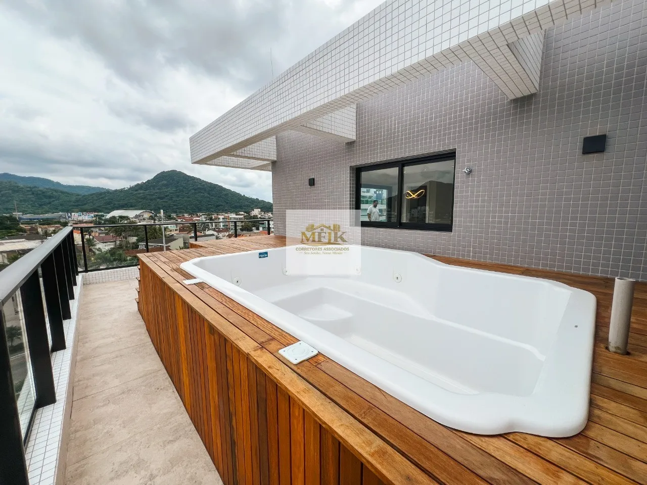 Imagem Residencial Laguna Imóvel Pronto Área total 220m² Área privativa 153m² 4 quartos sendo 1 suíte 2 banheiros social 2 vaga