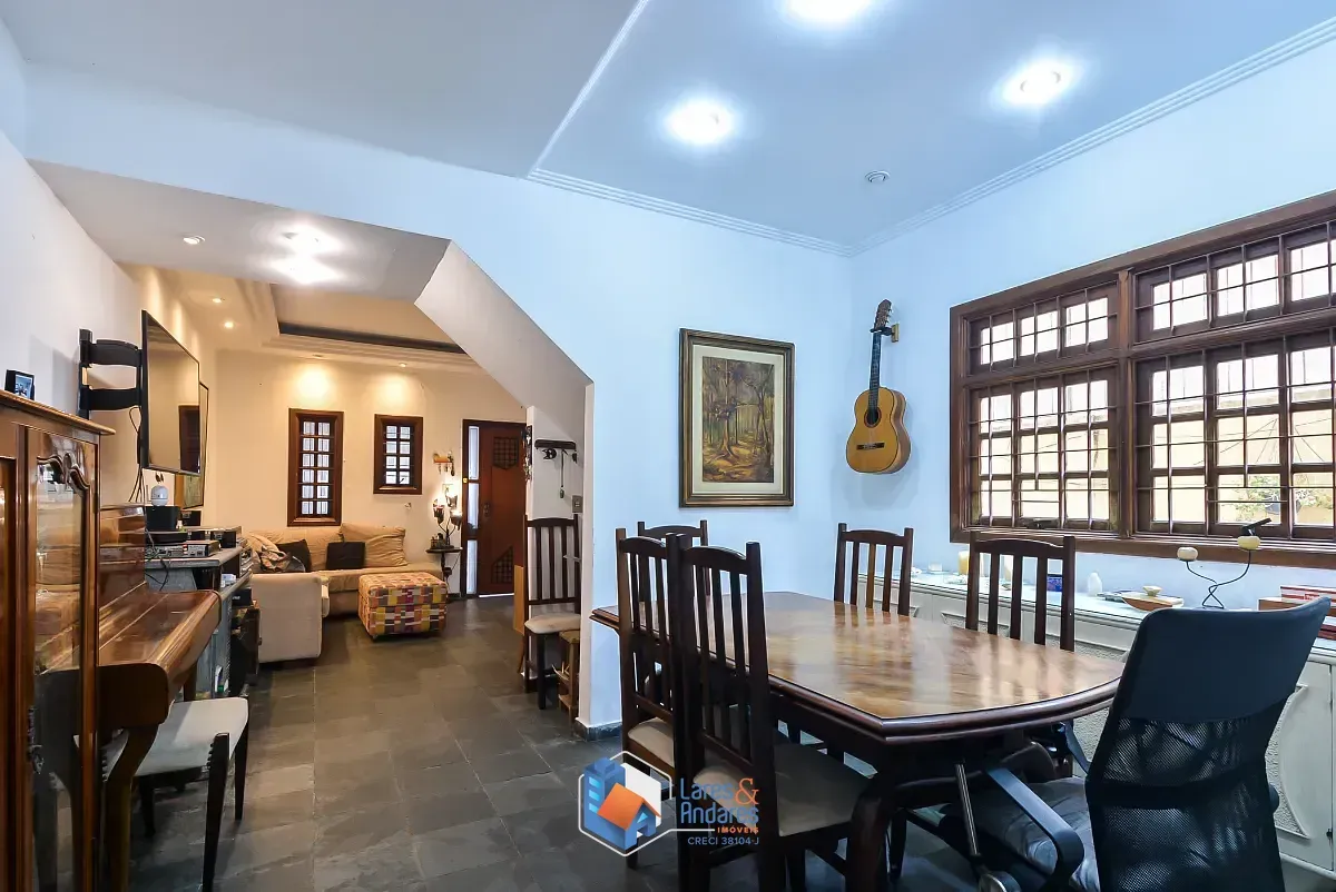 Imagem Sobrado para venda em Campo Belo com 3 quartos, sendo 1 suíte, 185m²