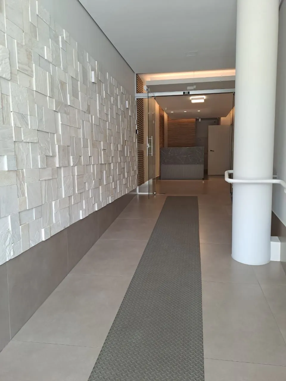 Imagem Oportunidade! Sala com garagem dupla na Cristóvão!