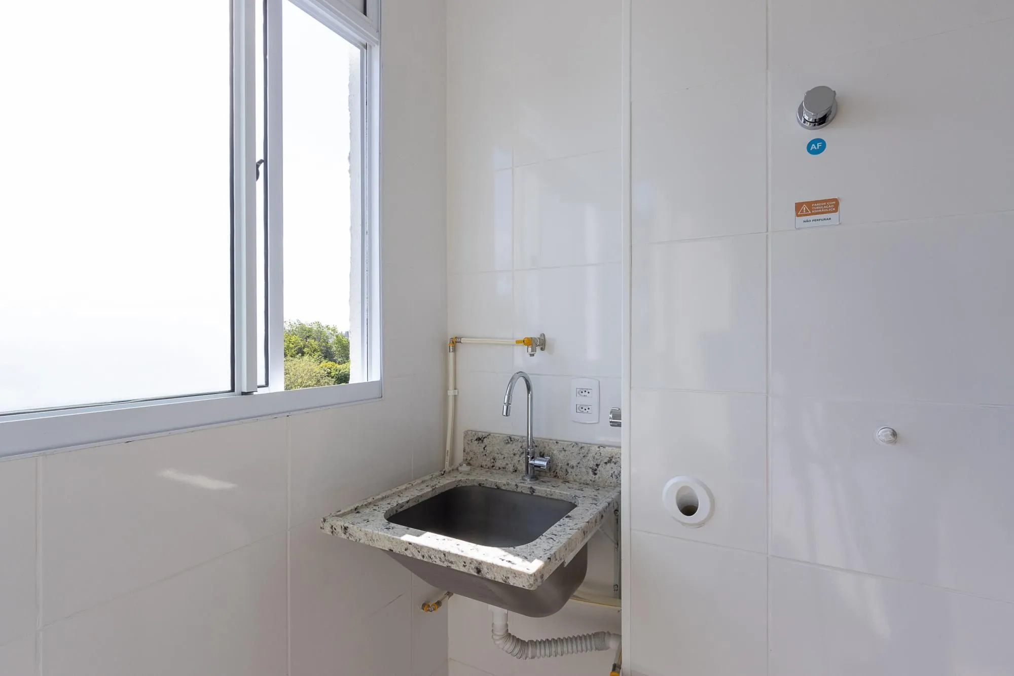 Imagem Apartamento no 5 andar de frente com 2 dormitórios