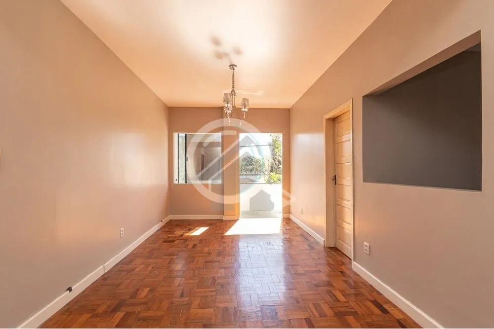 Imagem Charmoso apartamento reformado no segundo pavimento ? 95m² de área privativa! Pronto para morar, e...