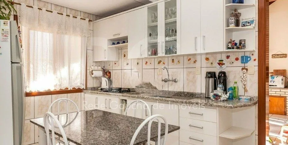 Imagem Casa para Venda - 287m², 4 dormitórios, sendo 1 suites, 4 vagas - Partenon