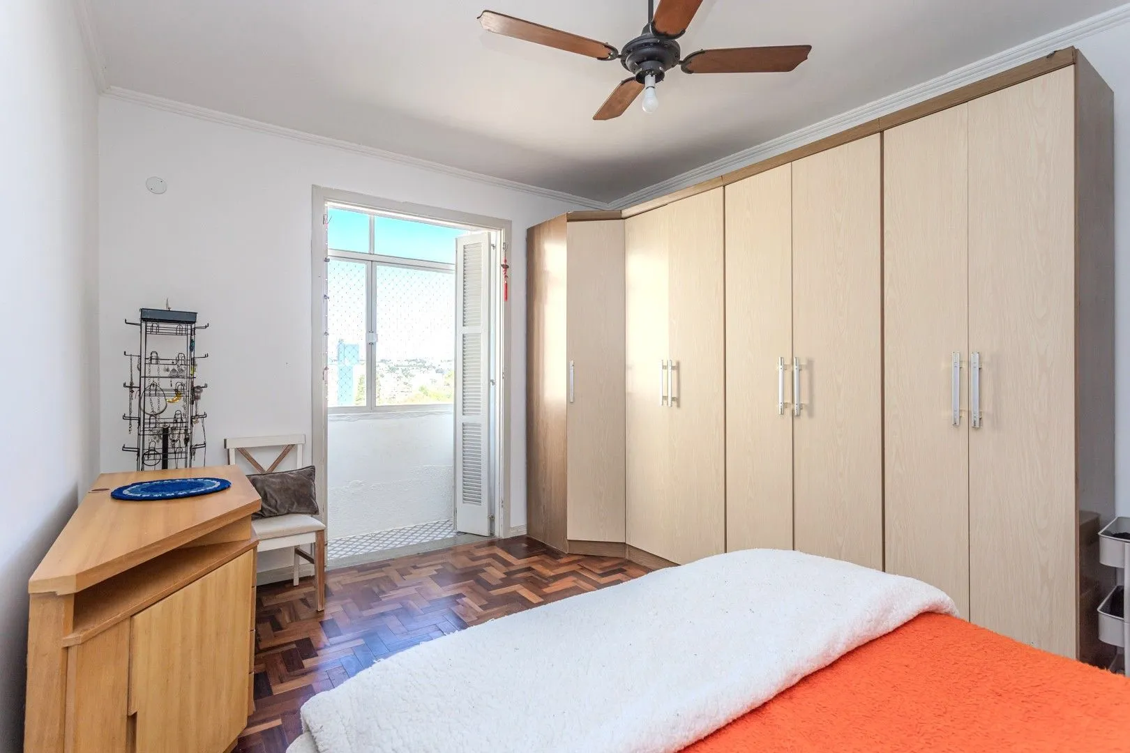Imagem Apartamento no bairro Petrópolis de 3 dormitórios REFORMADO