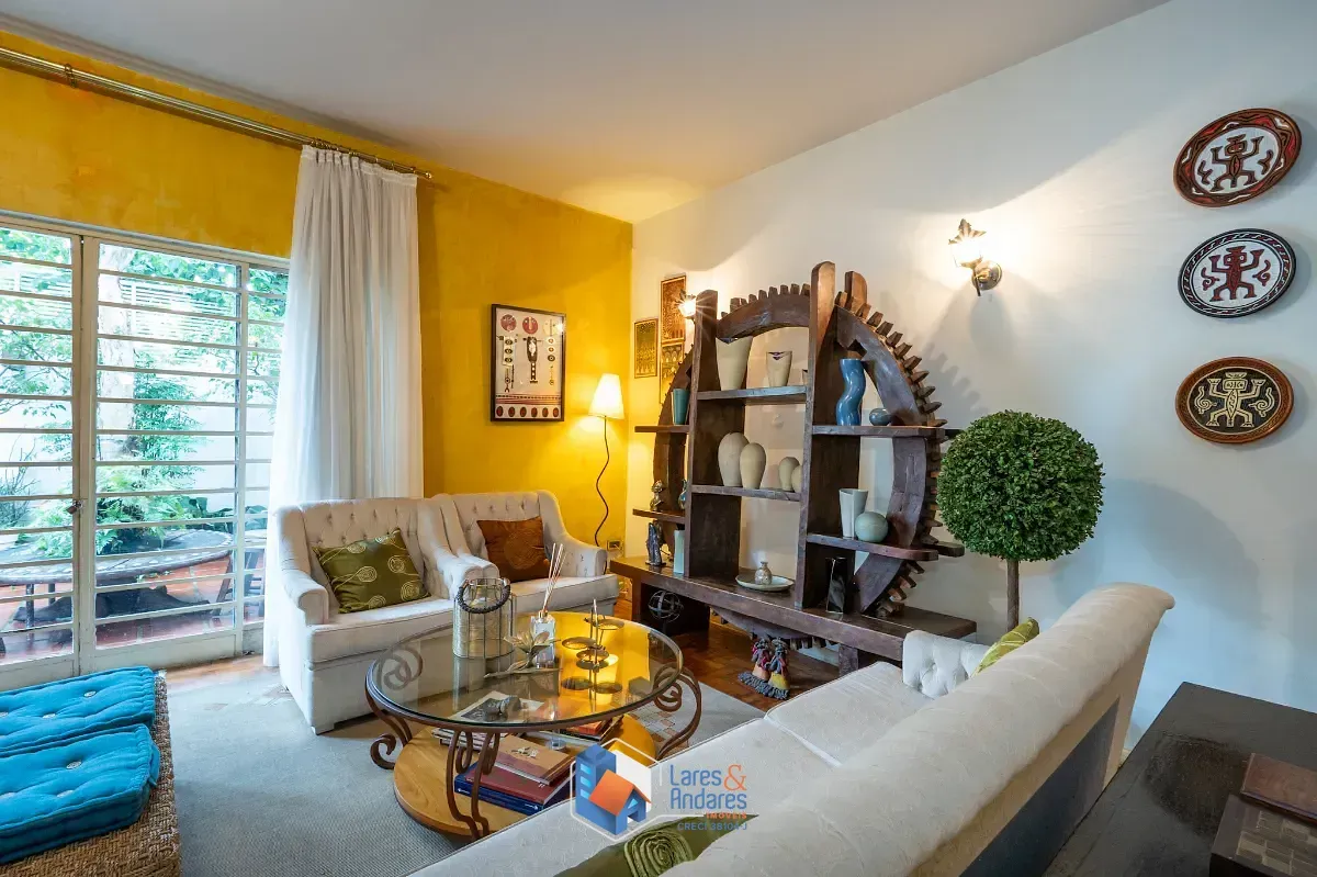 Imagem Casa para venda em Campo Belo com 4 quartos, sendo 2 suítes, 207m²