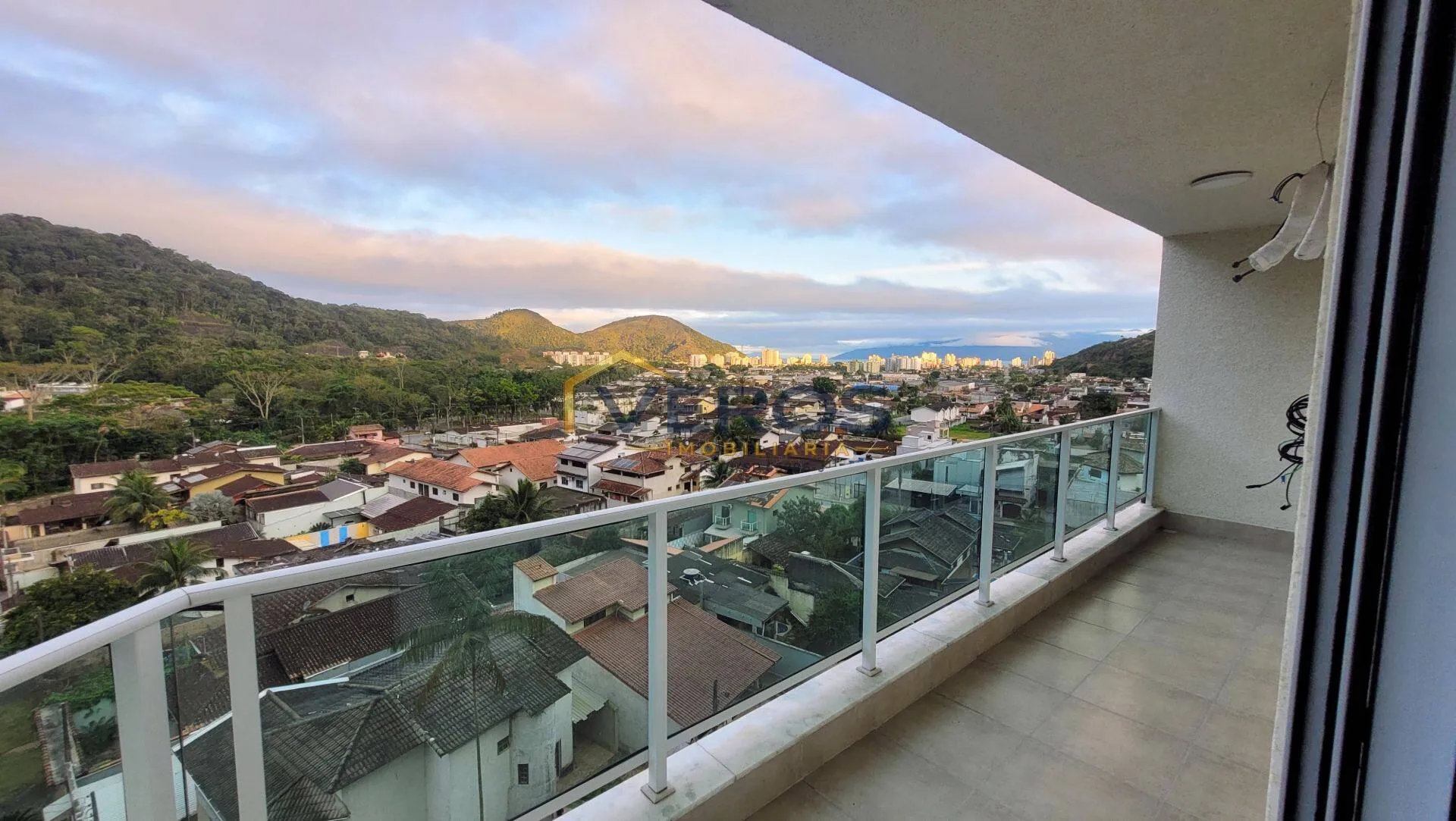 Imagem Apartamento para alugar no Ed Talhamar em Caraguatatuba - Piscina