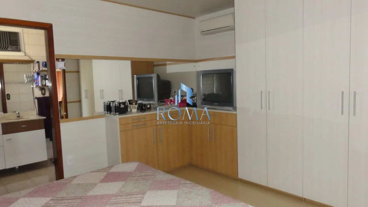 Imagem Cobertura 4 dormitórios à venda Centro Santa Maria/RS