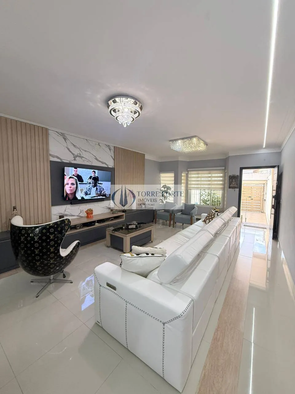 Foto do imóvel Linda casa com 4 dormitorios 4 suites 2 vagas na Penha. em Rua Maria Emília