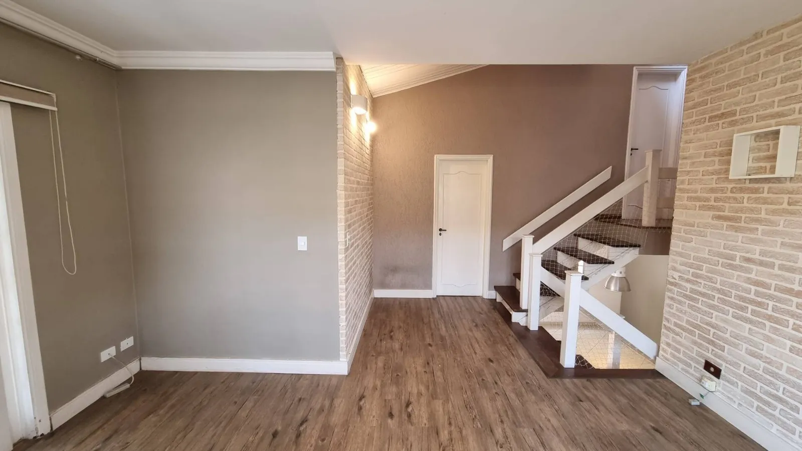 Imagem Oportunidade: Linda Casa Reformada no Alphaville Residencial 9