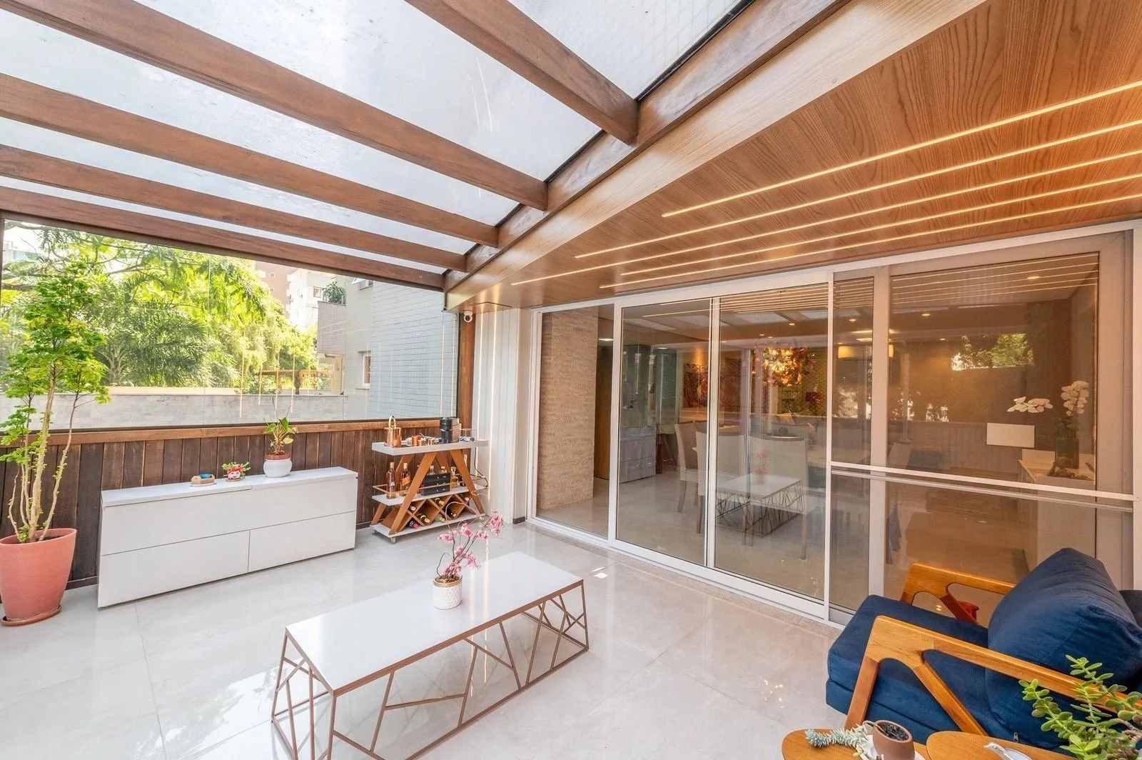 Imagem Apartamento Garden com 178m² e 3 dormitórios, 1 suíte, 3 vagas