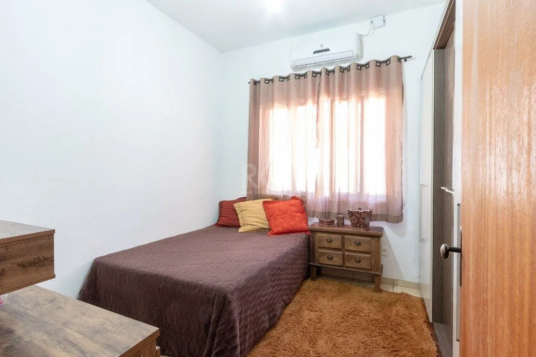 Imagem Casa para Venda - 250m², 3 dormitórios, sendo 1 suites, 3 vagas - Tristeza