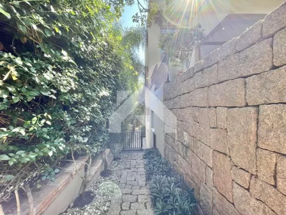 Imagem Casa de Condomínio em Chácara Moinho Velho - Carapicuíba