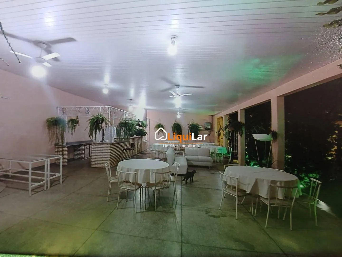Imagem Casa a Venda com Salão de Festas