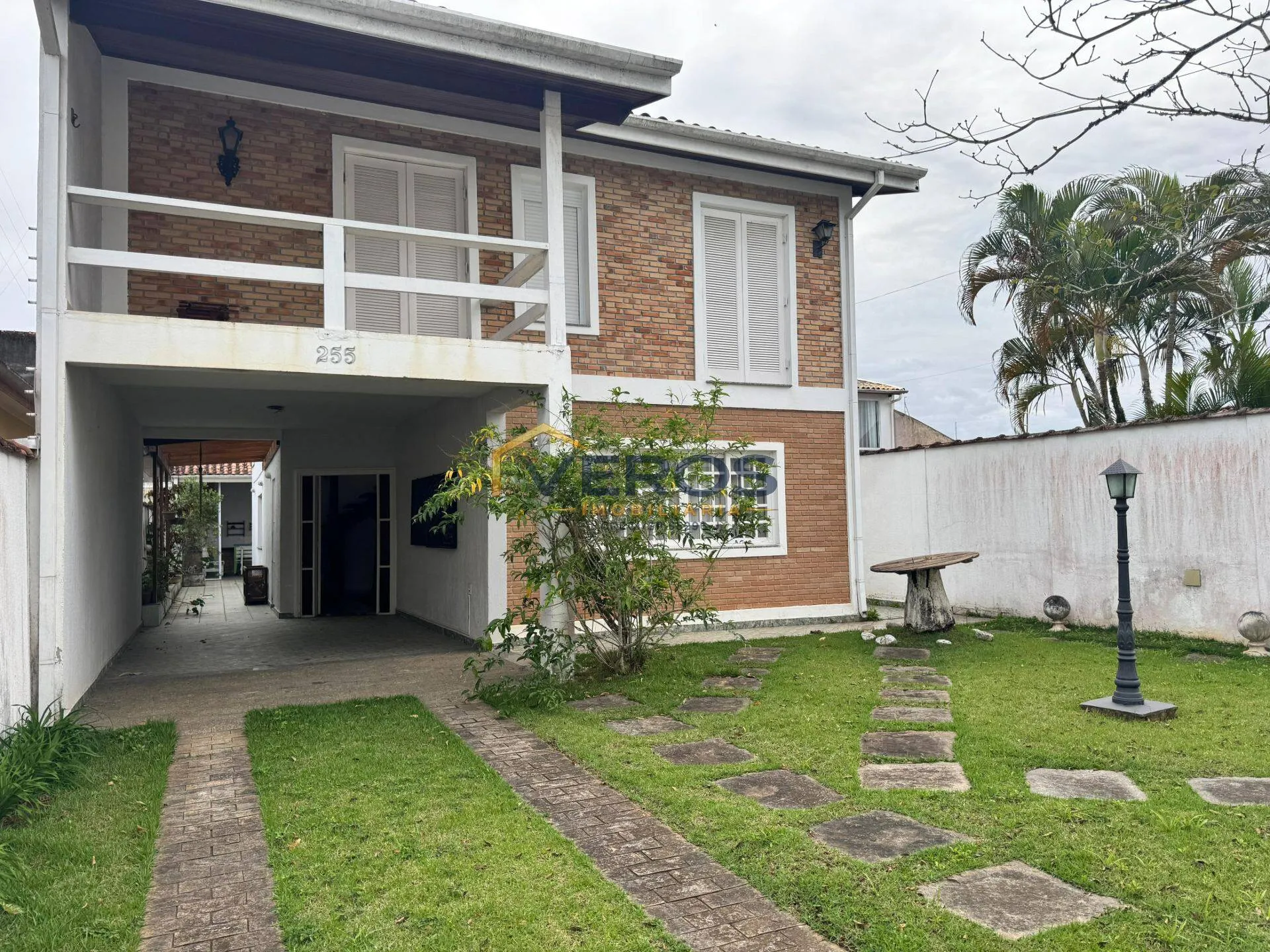 Imagem Casa à venda na Martim de Sá, a apenas 250 metros da praia