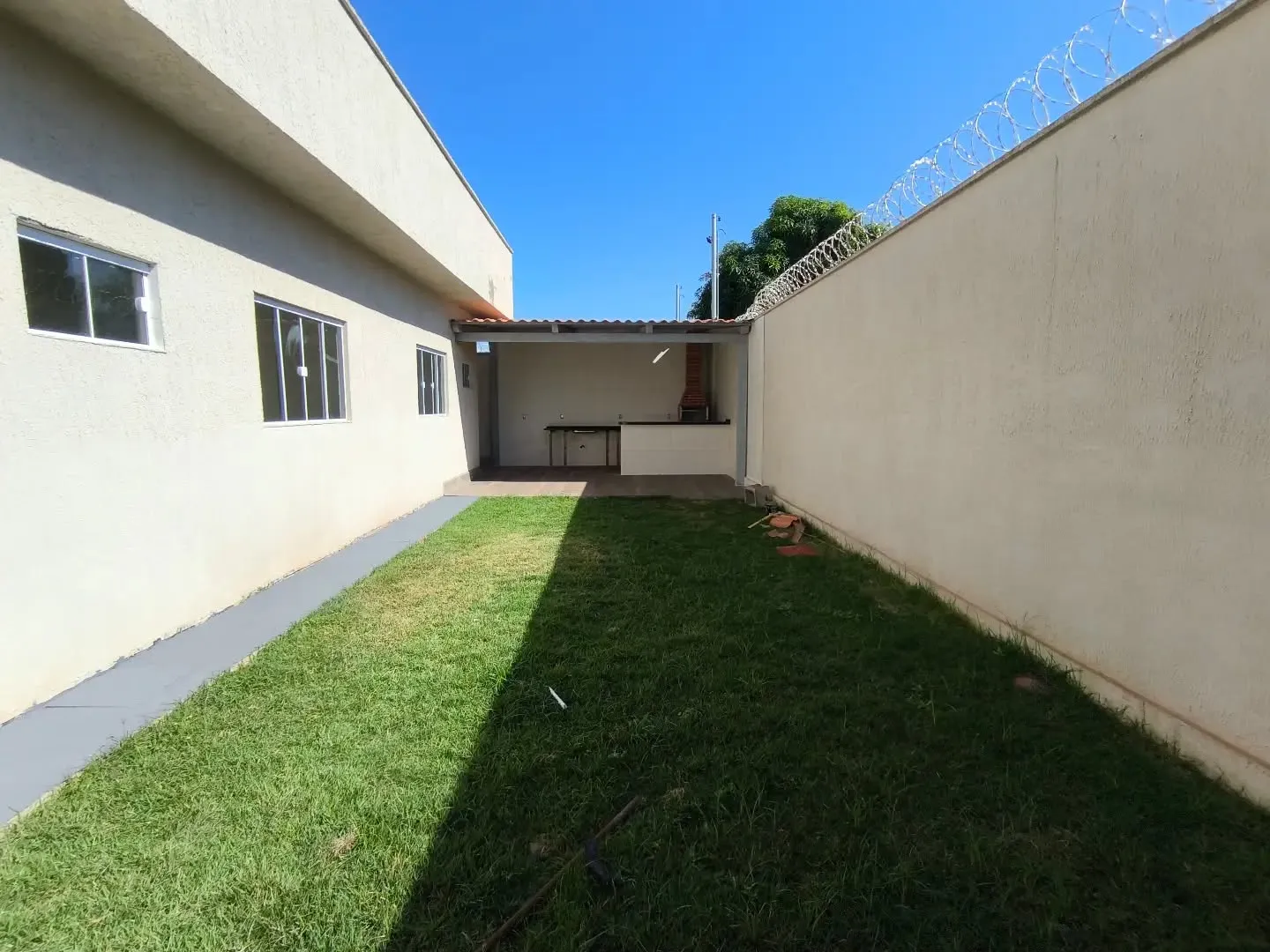 Imagem Casa De 3/4 Sendo 2 Suites Em Cond A 1 Km Do Terminal Vila Brasilia Com Area Gourmet