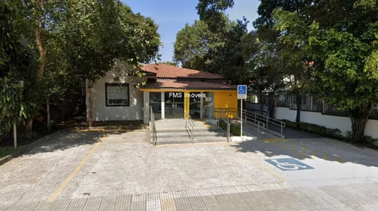 Imagem Casa Comercial de 350m² de Área para Locação em Cerqueira César