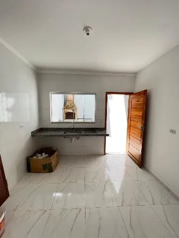 Imagem VENDA DE SOBRADO NO JARDIM AMAZONAS, EM ITAQUAQUECETUBA/SP, 65m² com 2 quartos, quintal gramado, churrasqueira e 02 vagas para auto. CONSULTE-NOS.