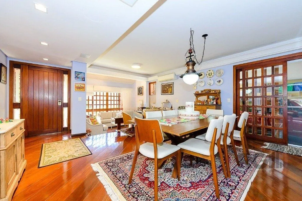 Imagem Casa em Condomínio à venda com 4 quartos 319 m² Rua Manoel Leao, Pedra Redonda, Porto Alegre