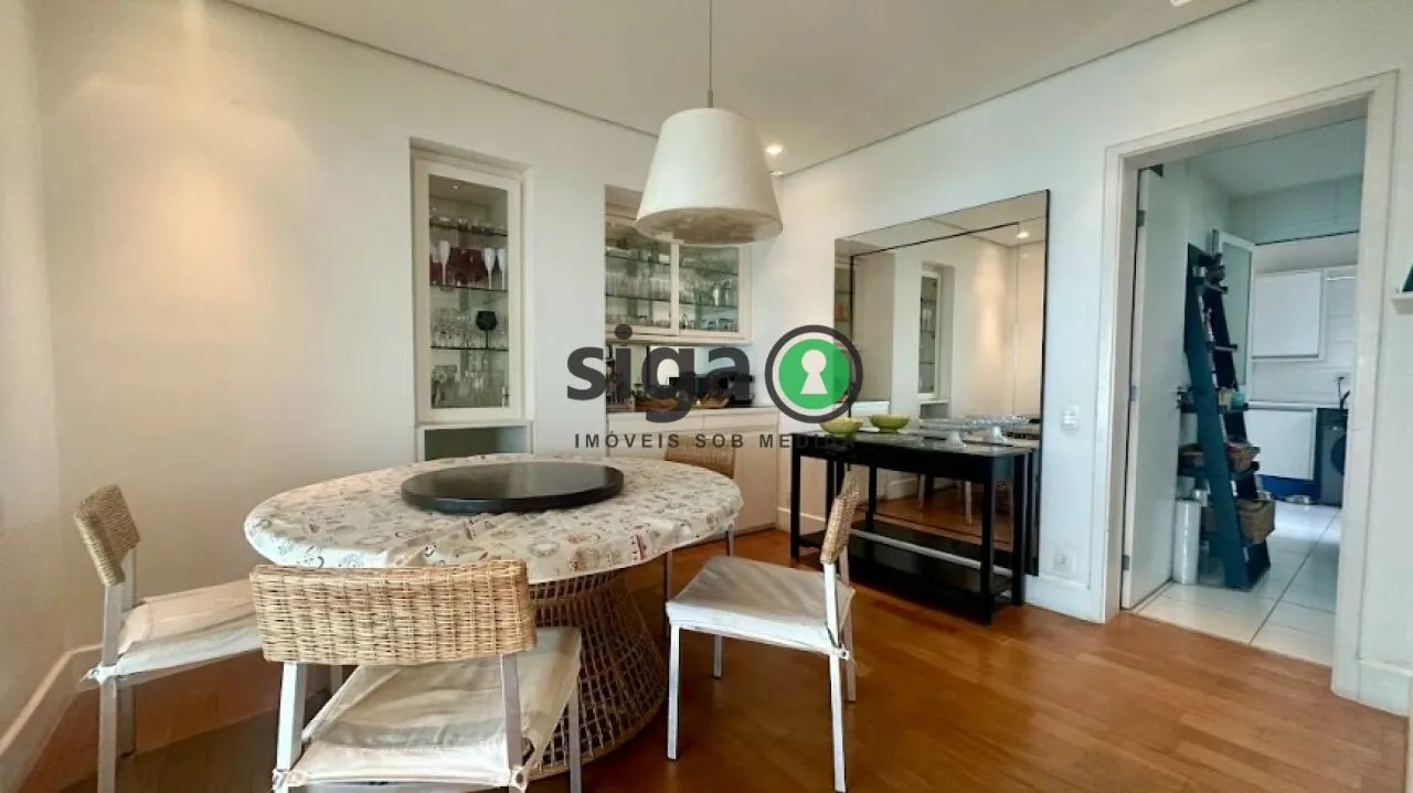 Imagem APARTAMENTO À VENDA NO PANAMBY 207M² 4 SUÍTES 4 VAGAS TODO REFORMADO