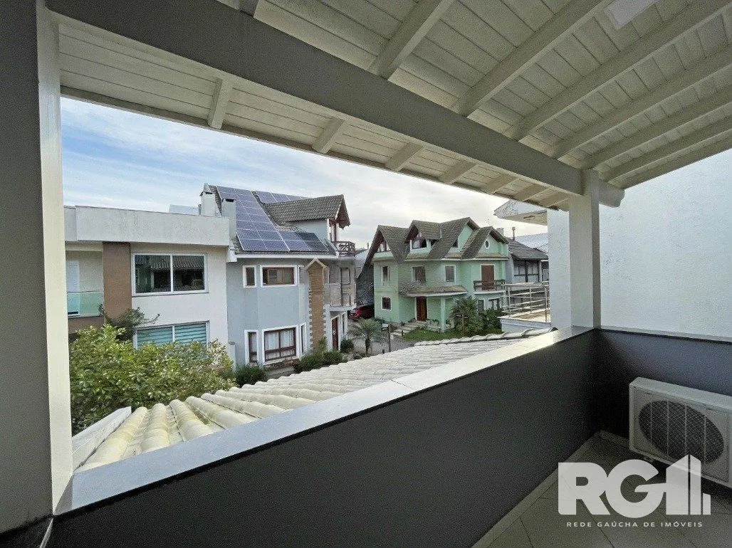 Imagem Casa em condomínio no Ecoville com amplo pátio