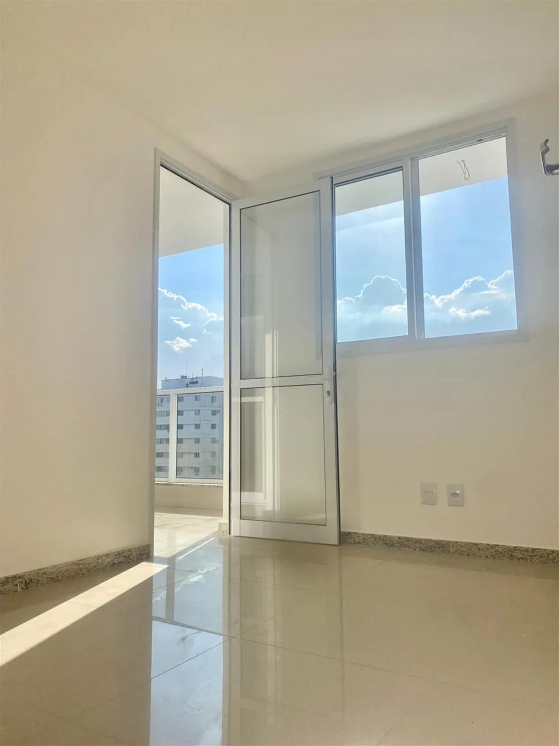 Imagem Apartamento com 3 quartos para alugar em Vila Velha