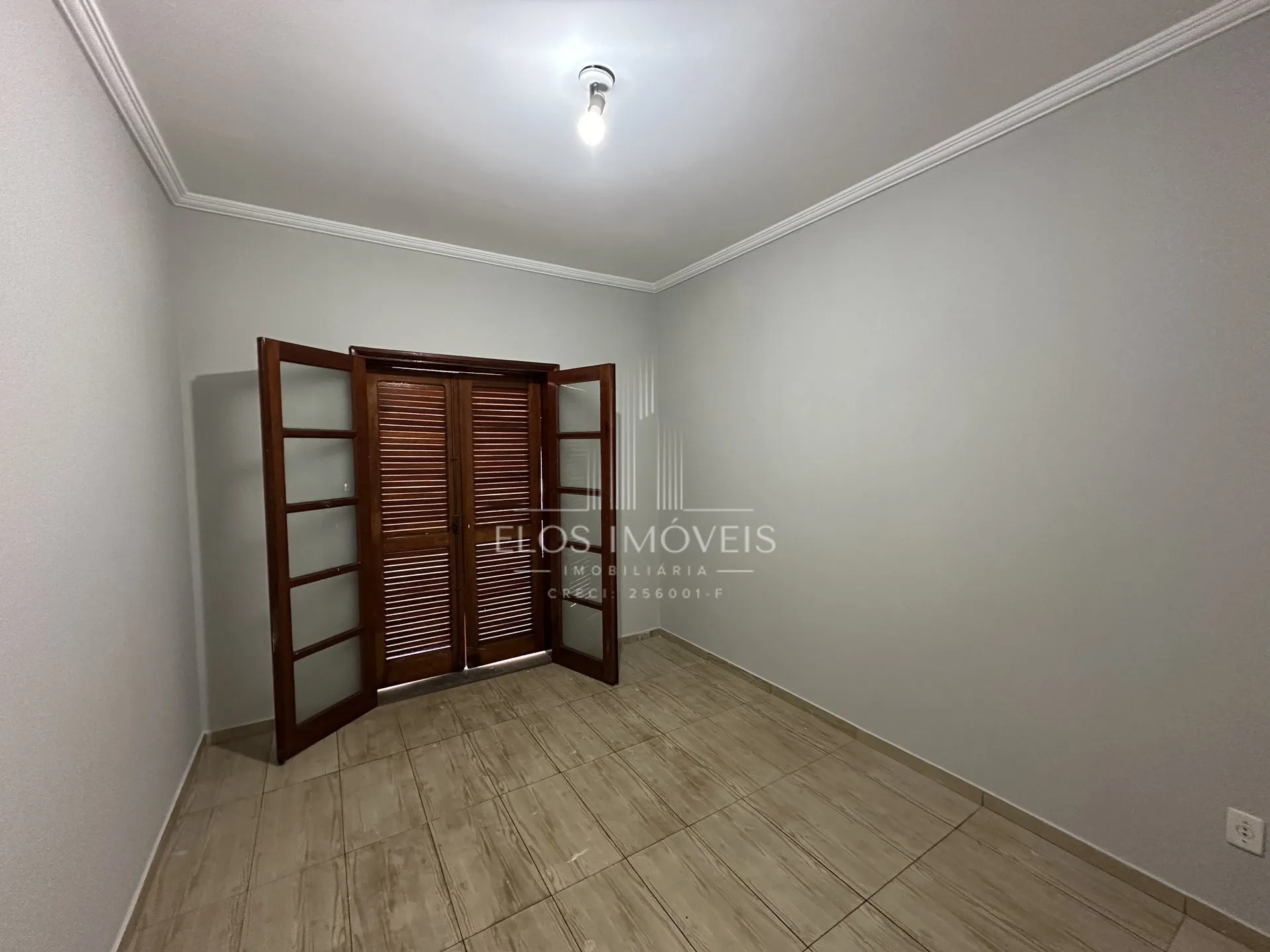 Imagem Sobrado de 5 quartos, 434m² no bairro Vila Queiroz, em Limeira