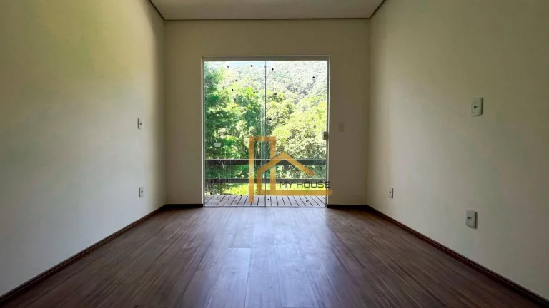 Imagem Casa nova com 4 suítes em meio a Natureza na Granja Guarani em Teresópolis-RJ