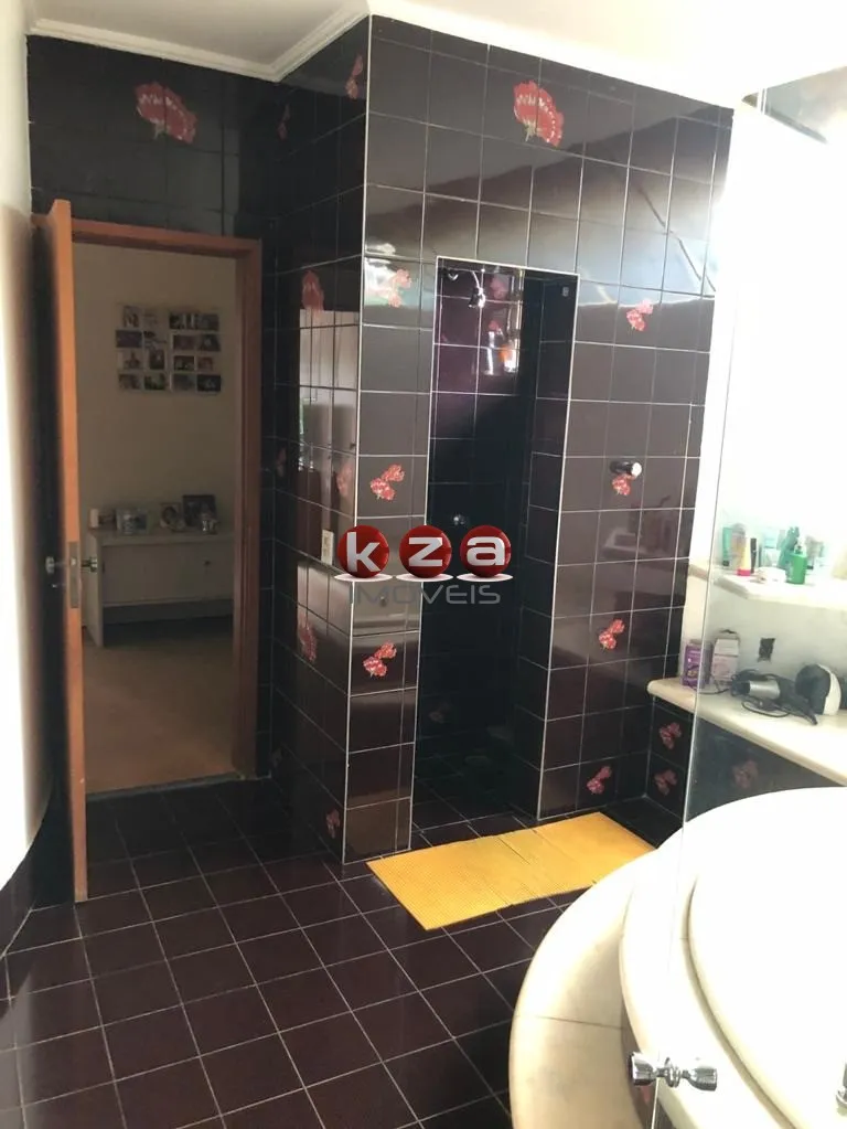 Imagem Luxuosa Casa em Condomínio à Venda em Campinas-SP, Barão Geraldo: 4 Quartos, 4 Suítes, 3 Salas, 8 Banheiros, 4 Vagas de Garagem, 880m².
