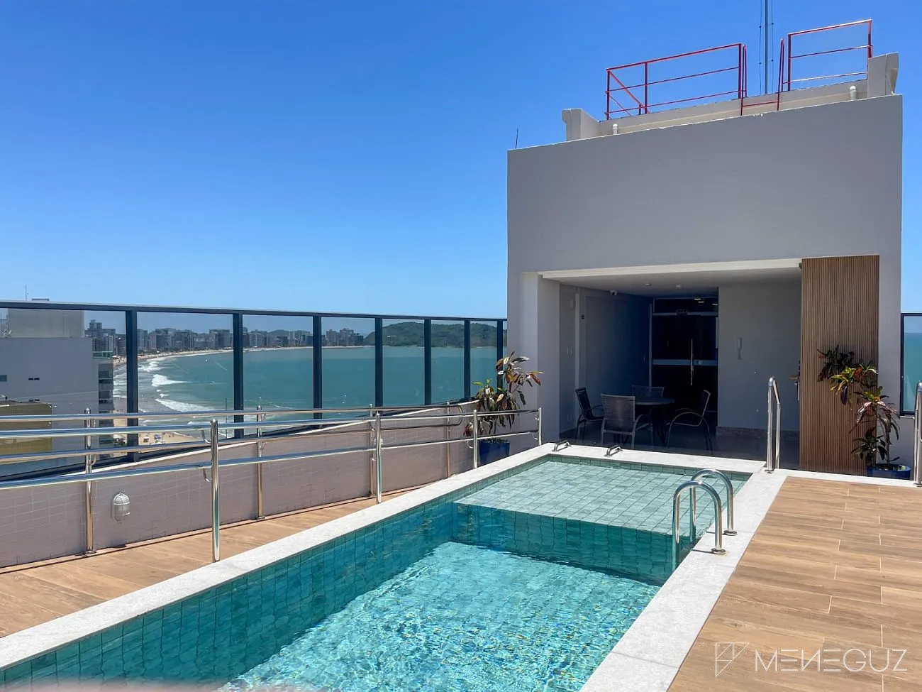Imagem Imóveis à venda em Guarapari Praia do Morro, apartamento de 3 quartos de frente total para o mar, com lazer completo na cobertura