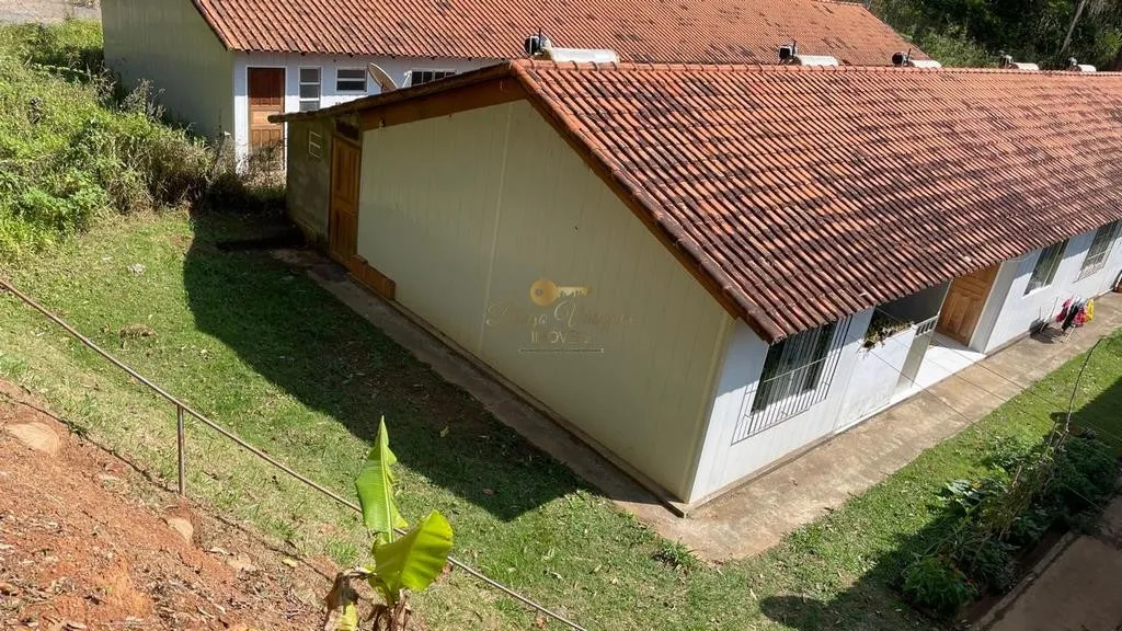 Imagem Casa em Condomínio para Venda em Teresópolis / RJ no bairro Granja Florestal