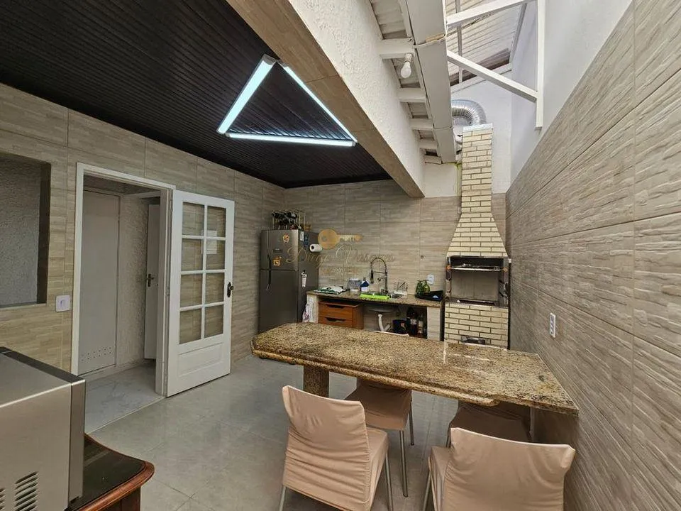 Imagem Casa em Condomínio para Venda em Teresópolis / RJ no bairro Iucas