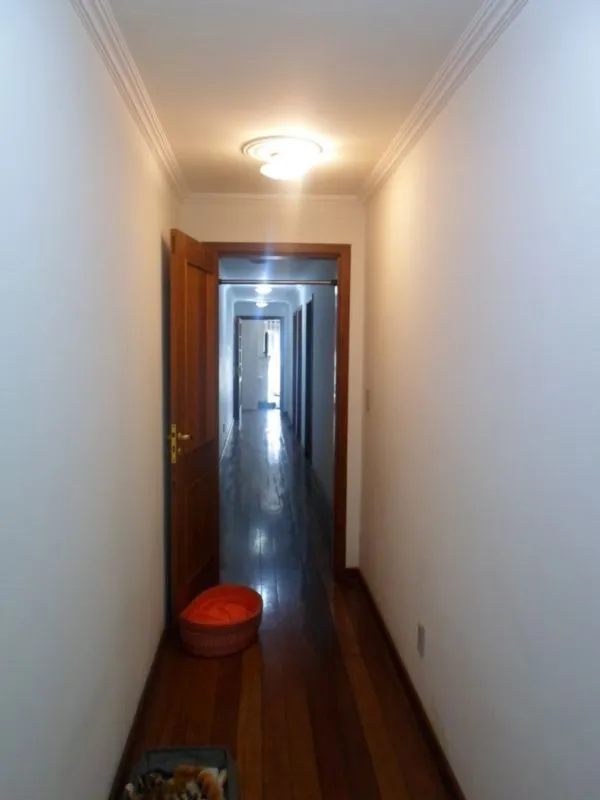 Imagem Casa para Venda - 400m², 6 dormitórios, sendo 2 suites, 5 vagas - Santo Antonio