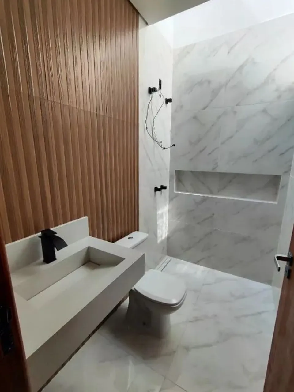 Imagem Casa em Condomínio à Venda em Sorocaba-SP, Horto Florestal: 3 Quartos, 1 Suíte, 1 Banheiro, 2 Vagas, 115,08m²