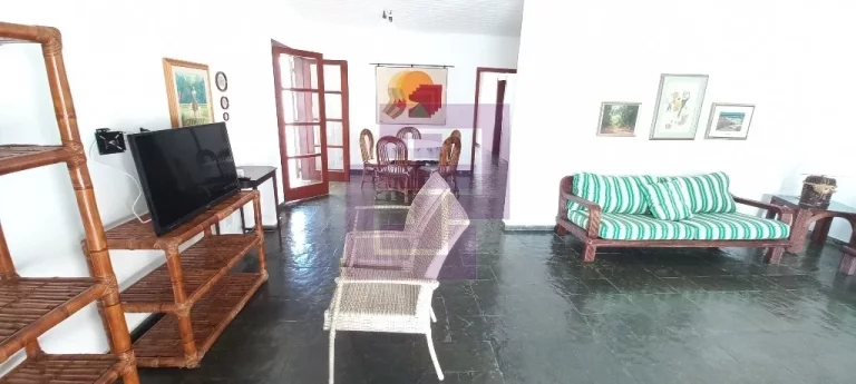 Imagem Casa bem localizada.Enseada!