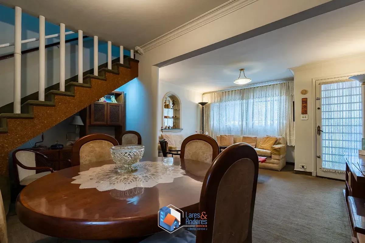 Imagem Casa para venda em Moema com 3 quartos, sendo 1 suíte, 100m²