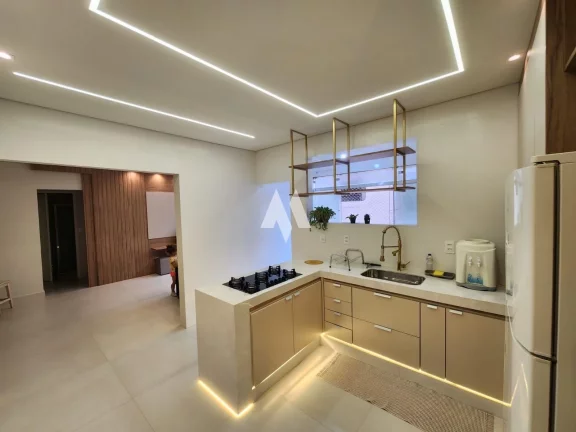 Imagem Apartamento com garagem fechada na Ponta da praia!