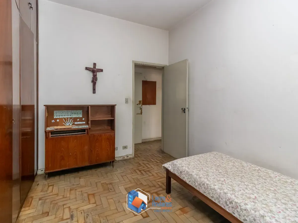 Imagem Casa para venda em Lapa com 6 quartos, sendo 2 suítes, 132m²